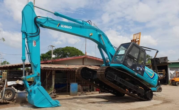 ขายด่วนรถแบคโฮKOBELCO-SK200MARK5มาร์ไฟร์ซูบเปอร์ระบบลายหัวกะแทกรถนอกเพิ่งนำเข้ามายังไม่เคยใช้งานในเมืองไทยเลย