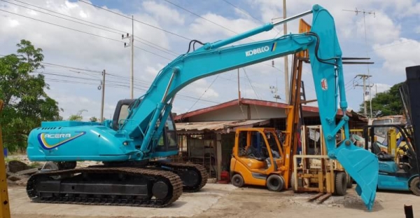 ขายด่วนรถแบคโฮKOBELCO-SK200MARK5มาร์ไฟร์ซูบเปอร์ระบบลายหัวกะแทกรถนอกเพิ่งนำเข้ามายังไม่เคยใช้งานในเมืองไทยเลย