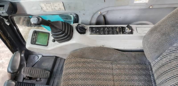 ขายด่วนรถแบคโฮKOBELCO-SK200MARK5มาร์ไฟร์ซูบเปอร์ระบบลายหัวกะแทกรถนอกเพิ่งนำเข้ามายังไม่เคยใช้งานในเมืองไทยเลย