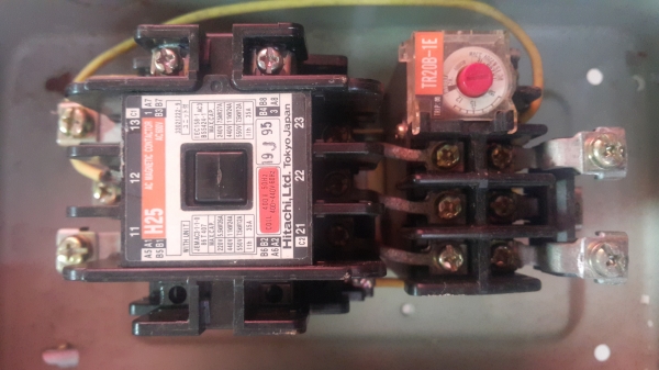 ขายแมคแนนติกมอเตอร์3เฟส 2ชุด มีคอย์220v และ380vไม่เคยใข้งานญี่ปุ่น(HITACHI)