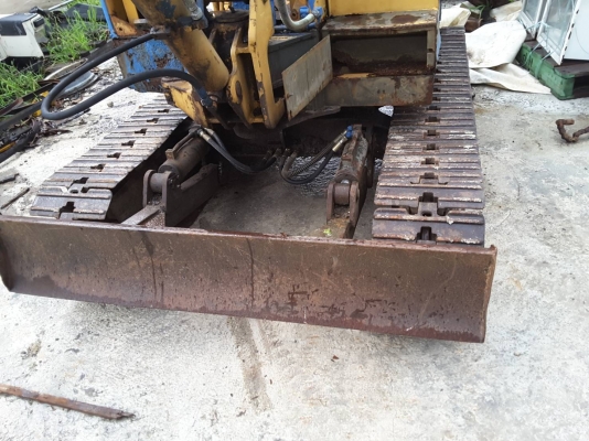 แม็คโคร PC 20 รุ่น1 ขายตามสภาพใช้งานได้ปกติ เครื่องยนต์ดีเซล 2 สูบ เปลือกหุ้นครบ  ราคา 50,000บาท