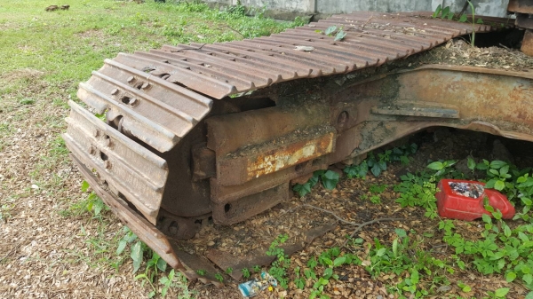 ขายเหมายกชุดตามสภาพ 5 คัน คันละ 430,000 แบคโฮ COBELCO SK200-5 4 คัน และ SK220-5 1 คัน ไม่มีปั้มไฮดรอริค 1 คัน เล่มทะเบียนครบ