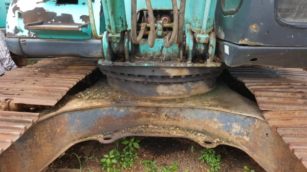 ขายเหมายกชุดตามสภาพ 5 คัน คันละ 430,000 แบคโฮ COBELCO SK200-5 4 คัน และ SK220-5 1 คัน ไม่มีปั้มไฮดรอริค 1 คัน เล่มทะเบียนครบ