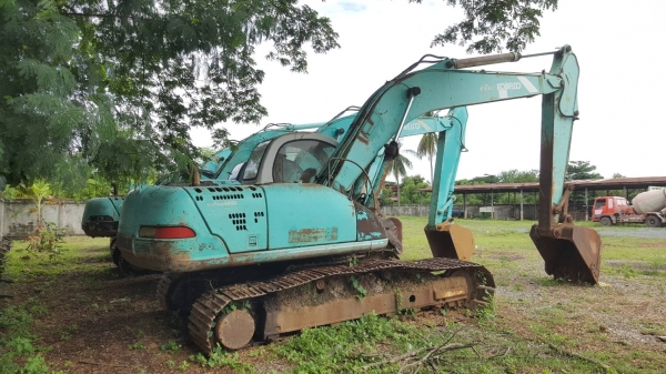 ขายเหมายกชุดตามสภาพ 5 คัน คันละ 430,000 แบคโฮ COBELCO SK200-5 4 คัน และ SK220-5 1 คัน ไม่มีปั้มไฮดรอริค 1 คัน เล่มทะเบียนครบ