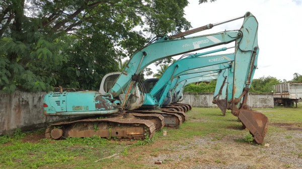 ขายเหมายกชุดตามสภาพ 5 คัน คันละ 430,000 แบคโฮ COBELCO SK200-5 4 คัน และ SK220-5 1 คัน ไม่มีปั้มไฮดรอริค 1 คัน เล่มทะเบียนครบ
