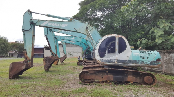 ขายเหมายกชุดตามสภาพ 5 คัน คันละ 430,000 แบคโฮ COBELCO SK200-5 4 คัน และ SK220-5 1 คัน ไม่มีปั้มไฮดรอริค 1 คัน เล่มทะเบียนครบ