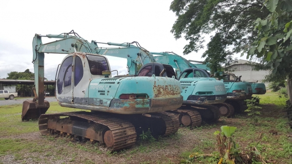 ขายเหมายกชุดตามสภาพ 5 คัน คันละ 430,000 แบคโฮ COBELCO SK200-5 4 คัน และ SK220-5 1 คัน ไม่มีปั้มไฮดรอริค 1 คัน เล่มทะเบียนครบ