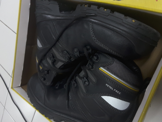 รองเท้าเซฟตี้ หุ้มข้อ Safety Jogger - Premium เบอร์ 42
