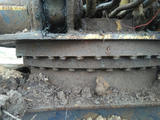 ขาย 365,000 KOBELCO sk 200-3 ไฟฟ้าตัด เครื่องดี ปั้มแรง เอวขยับ ช่วงล่างพอได้ เอกสารหนังสือสัญญาซื้อขาย รถอยู่ บุรีรัมย์ 064-191-1112