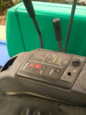 รถแบคโฮ KOMATSU PC15 R7 รถเก่านอกนำเข้า ยังไม่เคยใช้งานในไทย คอนโทลสั้น คอนโทลน้ำมัน จะเป็นรุ่น 8 แล้ว มีระบบเต่า-กระต่าย ไฟฟ้าครบ พร้อมใช้งาน มีเอกสารใบอินวอยซ์