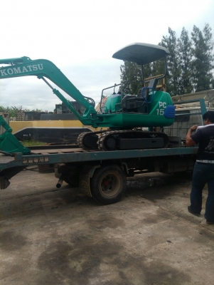 รถแบคโฮ KOMATSU PC15 R7 รถเก่านอกนำเข้า ยังไม่เคยใช้งานในไทย คอนโทลสั้น คอนโทลน้ำมัน จะเป็นรุ่น 8 แล้ว มีระบบเต่า-กระต่าย ไฟฟ้าครบ พร้อมใช้งาน มีเอกสารใบอินวอยซ์