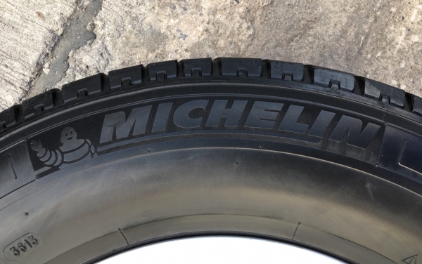 ล้อแม็ก Nissan Navara ขอบ 16 (ตัวเตี้ย) พร้อมยาง Michelin 215-75-16 ปลายปี 13