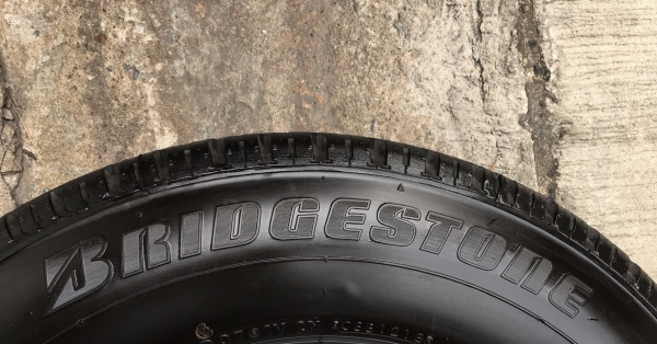 ยางป้ายแดง 205-16 Bridgestone ปี 18 ยางป้ายแดง 205-16 Bridgestone ปี 18