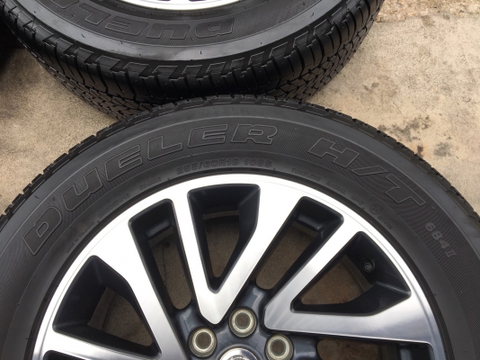 ล้อแม็ก Nissan Navara Caliber NP300 ขอบ 18 พร้อมยาง Bridgestone 255-60-18 ปี 17 แม็กสวย ดอกยางเต็มๆ