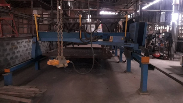 เครื่องตัคเหล็กพาลสม่า komatsu