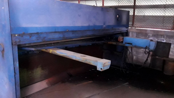 เครื่องตัคเหล็กพาลสม่า komatsu