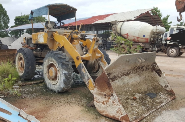 ขาย รถตัก KOMATSU JH30B ต่อแขนเรียบร้อยแล้ว เครื่อง 6BG1 175 แรงม้า ต้องเช็ครั่วซึมระบบไฮดรอริค ราคาคุยกันได้