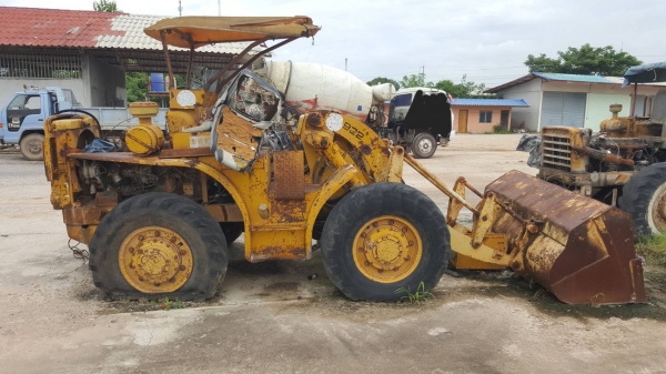 ขายตามสภาพ รถตัก CAT 922 เครื่องพัง (ใส่เครื่อง HINO EH700) เกียร์ดี ราคาต่อรองได้