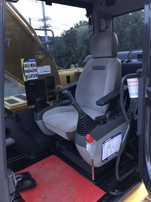 ขายด่วน!! KOMATSU PC200-8 ไมล์ชม.9,400 สภาพสวยค่ะ