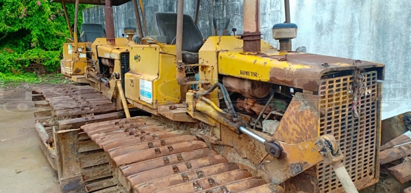 ขายด่วน Komatsu D 2-5 ตีนเป็ด เครื่องดีปั้มแรง 2 คัน ขาย 370000 บาท