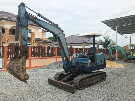 ขายถูกรถแบคโฮKOBELCOรุ่นSK032นำเข้าญี่ปุ่นไม่เคยใช้งานในไทยเอกสารพร้อม แทร็กยางเครื่อง3สูบสภาพพร้อมใช้งาน 081-8302909 จิรโรจน์ Line : @J555