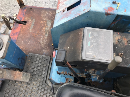 ขายถูกรถแบคโฮKOBELCOรุ่นSK032นำเข้าญี่ปุ่นไม่เคยใช้งานในไทยเอกสารพร้อม แทร็กยางเครื่อง3สูบสภาพพร้อมใช้งาน 081-8302909 จิรโรจน์ Line : @J555