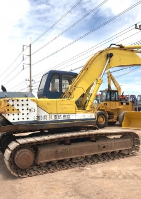 ขายรถขุด KOBELCO SK220 MARK 3 หัวแม่เหล็ก รถนอกนำเข้าเองจากญี่ปุ่น สภาพสวยพร้อมใช้ มีVDOการทำงานครับ