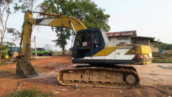 ขายรถแบคโฮ KOBELCO SK200-/// เอกสารเล่ม ราคา 530000