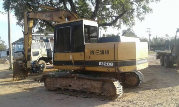 CAT E120B