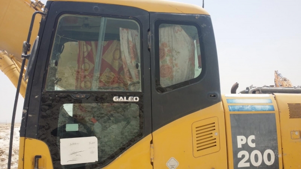 รถแบคโฮขนาด PC200 ยี่ห้อ KOMATฺฺSU