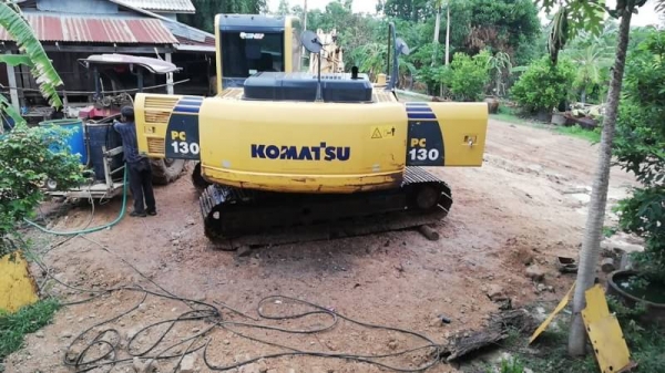 KOMATSU PC 130-8