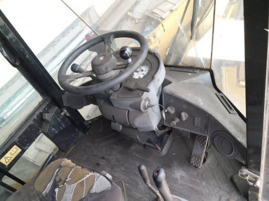 ขาย 935,000 รถตักล้อยาง CATTERPILAR 924Gz ทำงาน 3,xxx ชม. เครื่องดี เกียร์แรง ภายในสวย แอร์เย็น เอกสารอินวอยท์  รถอยู่  บางนา โทร 0610710295  สนใจ รายการสินค้า อื่นๆ ที่ เว็ปไชค์ Truck2Hand  https://www.truck2hand.com/index.php?actions=content/search&amp;