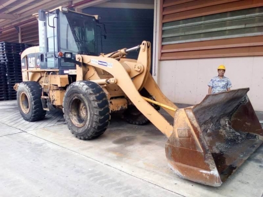 ขาย 935,000 รถตักล้อยาง CATTERPILAR 924Gz ทำงาน 3,xxx ชม. เครื่องดี เกียร์แรง ภายในสวย แอร์เย็น เอกสารอินวอยท์  รถอยู่  บางนา โทร 0610710295  สนใจ รายการสินค้า อื่นๆ ที่ เว็ปไชค์ Truck2Hand  https://www.truck2hand.com/index.php?actions=content/search&amp;