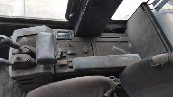 ขาย 935,000 รถตักล้อยาง CATTERPILAR 924Gz ทำงาน 3,xxx ชม. เครื่องดี เกียร์แรง ภายในสวย แอร์เย็น เอกสารอินวอยท์  รถอยู่  บางนา โทร 0610710295  สนใจ รายการสินค้า อื่นๆ ที่ เว็ปไชค์ Truck2Hand  https://www.truck2hand.com/index.php?actions=content/search&amp;