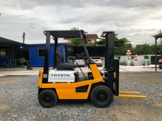 รถโฟล์คลิฟท์ 1 ตัน รถโฟล์คลิฟท์ 1 ตัน
