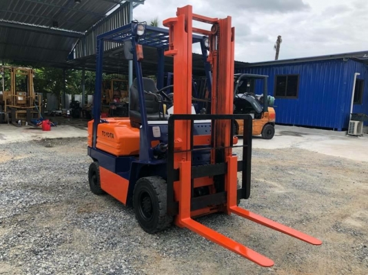 รถโฟล์คลิฟท์ 1.5 ตัน รถโฟล์คลิฟท์ 1.5 ตัน