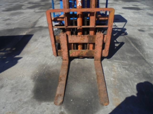 รถโฟล์คลิฟท์ 1.5 ตัน รถโฟล์คลิฟท์ 1.5 ตัน