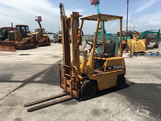 รถโฟล์คลิฟท์ 900 kg.