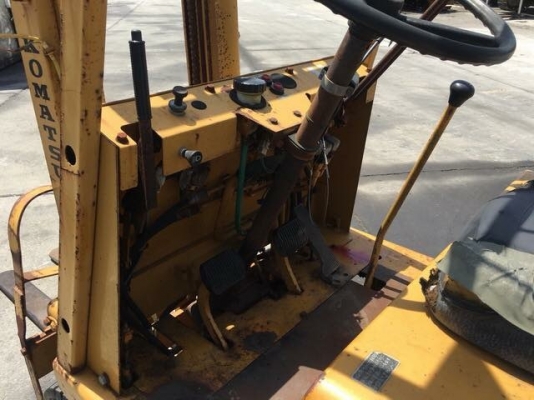 รถโฟล์คลิฟท์ 900 kg.