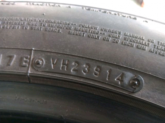 ล้อแม็ค20พร้อมยาง 8เส้น ปี14 ดอกสวยๆ ล้อแม็ค20พร้อมยาง 8เส้น ปี14 ดอกสวยๆ