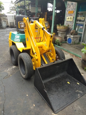 +++ ขายรถตักโคมัสซุ เครื่องยนต์ดีเซล เกียร์ออโตเมติค ครับ +++ ขายรถตักโคมัสซุ เครื่องยนต์ดีเซล เกียร์ออโตเมติค ครับ