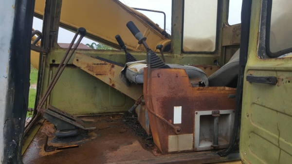 ขาย แบคโฮ CAT EL200B เครื่องดี ปั้มดี ช่วงล่าง 70\% เอกสารใบซื้อขาย ขาย แบคโฮ CAT EL200B เครื่องดี ปั้มดี ช่วงล่าง 70\% เอกสารใบซื้อขาย