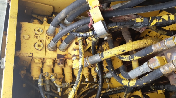 ขายPC100รุ่น6รถสวยเดิมไฟฟ้าครบเอกสารอินวอยแอรหนาว