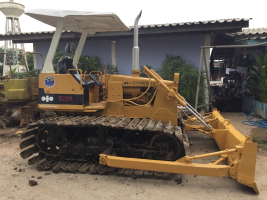 ขายรถแทร็กเตอร์D2-6PL รถสวยพร้อมใช้งาน โทร0616613023แพรว