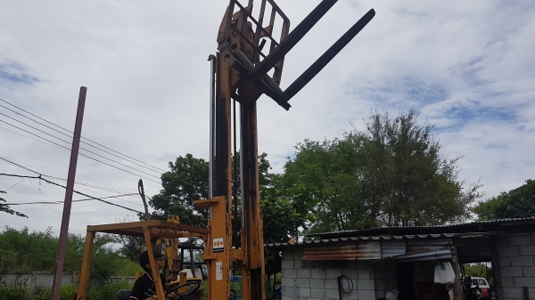 ขายรถยกkomatsuดีเซลเสาสูงงาเท