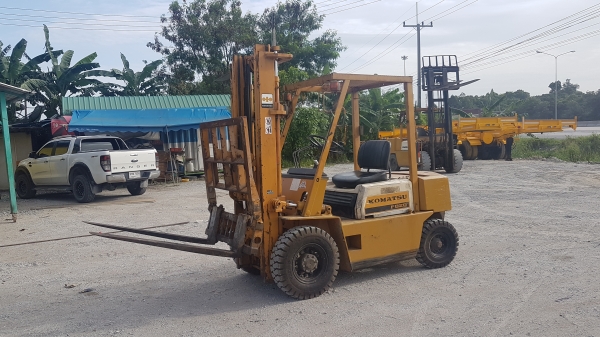 ขายรถยกkomatsuดีเซลเสาสูงงาเท