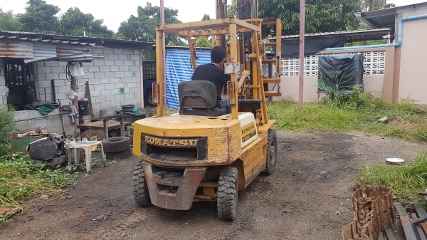 ขายรถยกkomatsuดีเซลเสาสูงงาเท