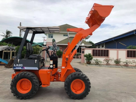 รถตักล้อยาง HITACHI LX20 นำเข้า มือสองญี่ปุ่น