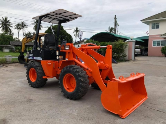 รถตักล้อยาง HITACHI LX20 นำเข้า มือสองญี่ปุ่น