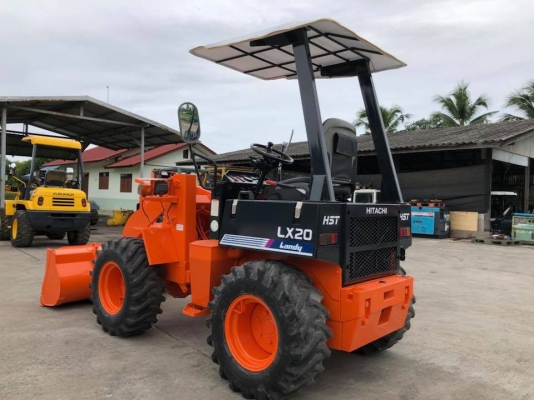 รถตักล้อยาง HITACHI LX20 นำเข้า มือสองญี่ปุ่น